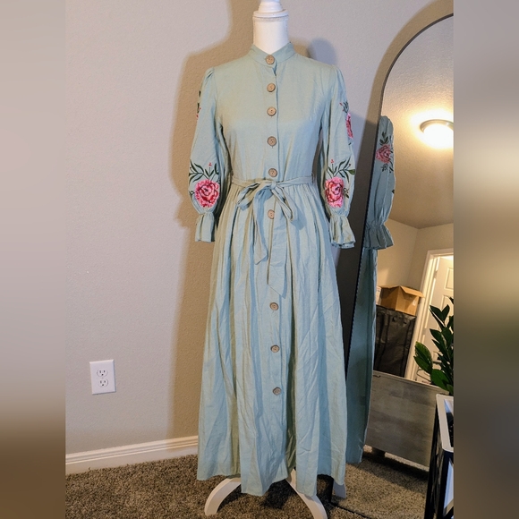 Floral Mint Maxi Dress - Picture 2 of 6